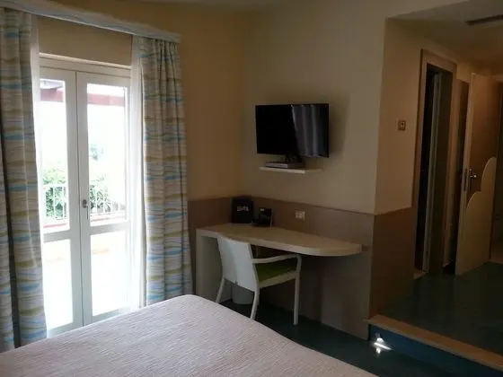 Comfort Tek Büyük veya İki Ayrı Yataklı Oda