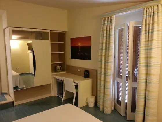 Comfort Tek Büyük veya İki Ayrı Yataklı Oda