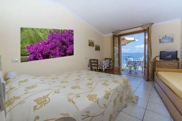 Stüdyo, Küçük Mutfak