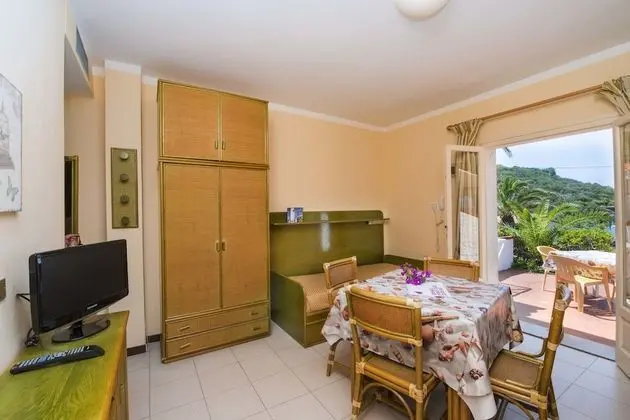 Traditional Apart Daire, 1 Yatak Odası, Küçük Mutfak, Zemin Kat