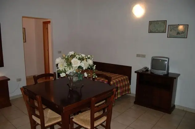 Panoramic Apart Daire, 1 Yatak Odası, Küçük Mutfak, Zemin Kat