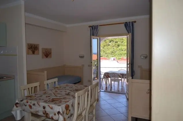 Classic Apart Daire, 1 Yatak Odası, Küçük Mutfak, Asma Kat