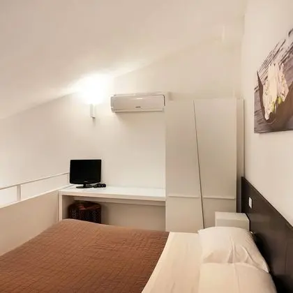 Tek Büyük Yataklı Oda (First Floor)