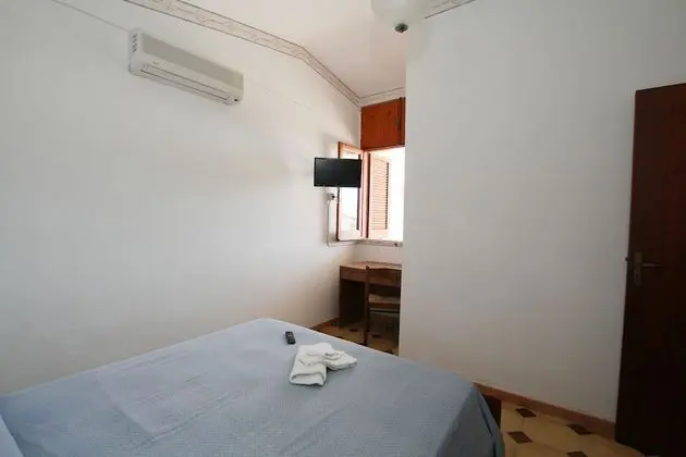Üç Kişilik Oda