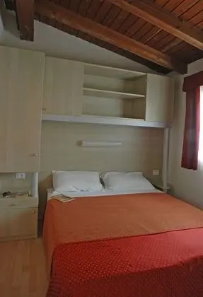 Classic Bungalov, 2 Yatak Odası (Beach Access Included)