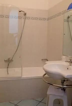 Standard Tek Büyük veya İki Ayrı Yataklı Oda, Bahçe Manzaralı, Zemin Kat
