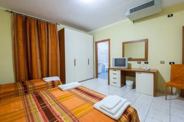 Dört Kişilik Oda (3 adults + 1 child)