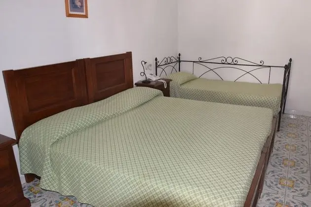 Standard Üç Kişilik Oda, Bahçe Manzaralı