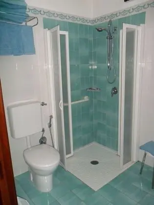 Standard Üç Kişilik Oda, Bahçe Manzaralı