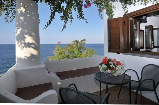 Tek Büyük veya İki Ayrı Yataklı Oda, Deniz Manzaralı