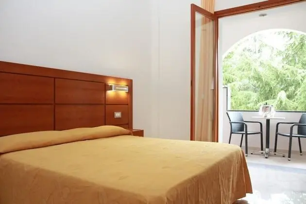 Classic Tek Büyük veya İki Ayrı Yataklı Oda