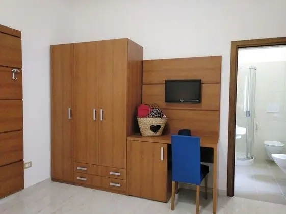 Tek Büyük veya İki Ayrı Yataklı Oda (External)