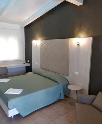 Comfort Tek Büyük Yataklı Oda, Havuz Manzaralı