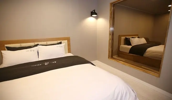 Deluxe Tek Büyük Yataklı Oda