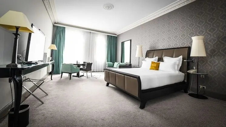 Family Oda, 1 En Büyük (King) Boy Yatak ve Çekyat, Bahçe Manzaralı