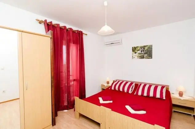 Tek Büyük Yataklı Oda (Standard Double Room with Balcony)