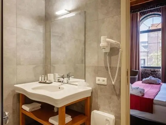 Premium Tek Büyük veya İki Ayrı Yataklı Oda, Kanal Manzaralı