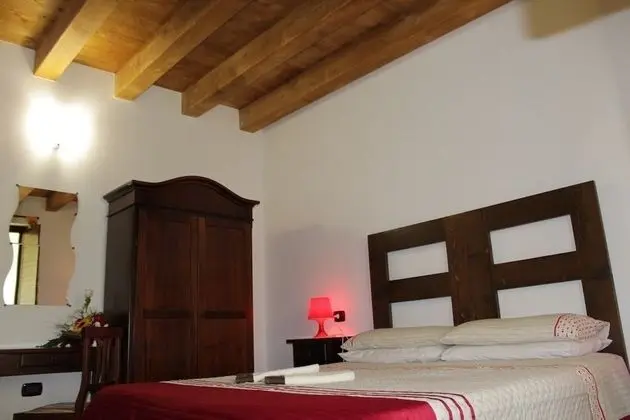 Büyük Yataklı Tek Kişilik Oda