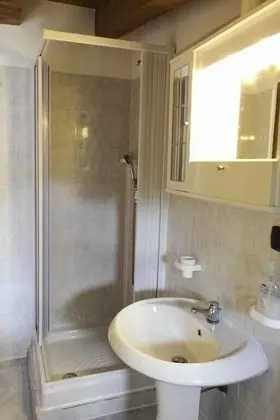 Büyük Yataklı Tek Kişilik Oda