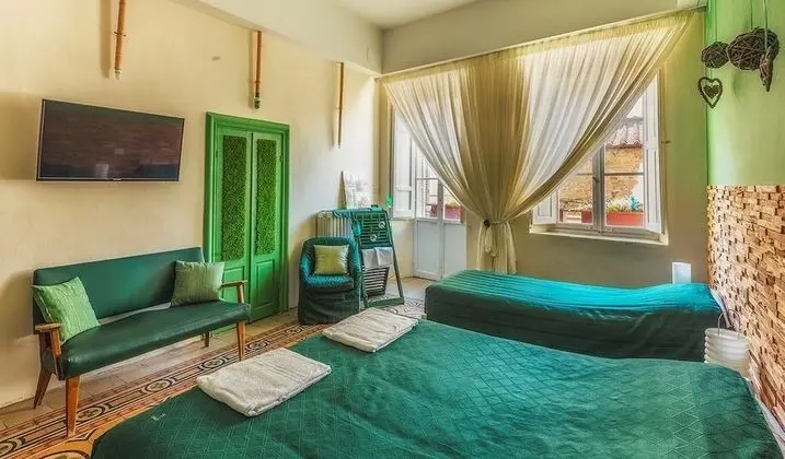 Deluxe Üç Kişilik Oda (Bio)