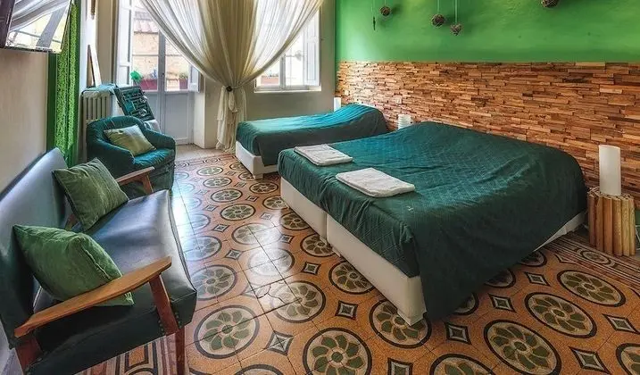Deluxe Üç Kişilik Oda (Bio)