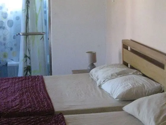 Oda, 6 Yatak Odası, Sigara İçilebilir, Balkon