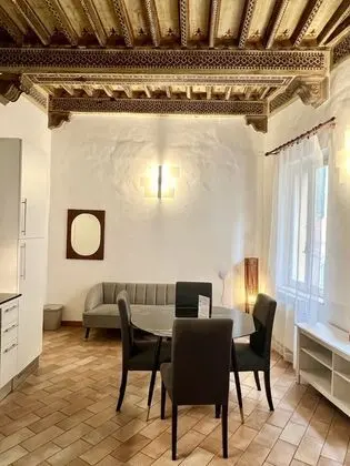 Apart Daire, 2 Yatak Odası (Split Level)