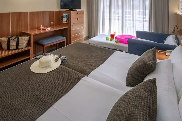 Standard Tek Büyük veya İki Ayrı Yataklı Oda (Extra Bed 2+1)