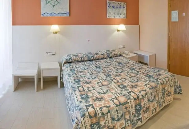 Tek Büyük veya İki Ayrı Yataklı Oda, Balkon