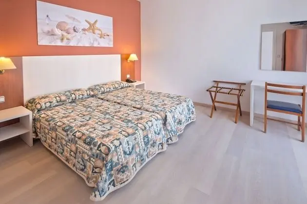 Tek Büyük veya İki Ayrı Yataklı Oda, Balkon