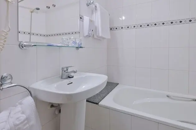 Tek Büyük veya İki Ayrı Yataklı Oda, Balkon