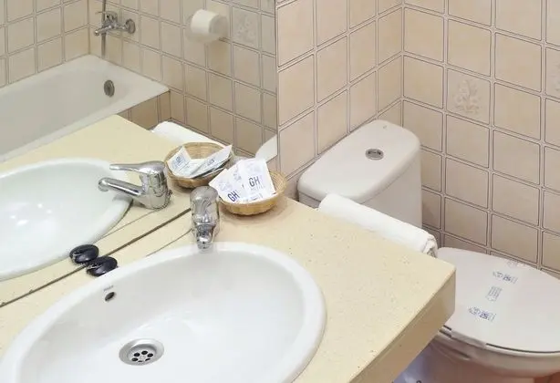Tek Büyük veya İki Ayrı Yataklı Oda (Extra bed 2+1)