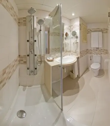 İki Ayrı Yataklı Oda, Balkon, Havuz Manzaralı