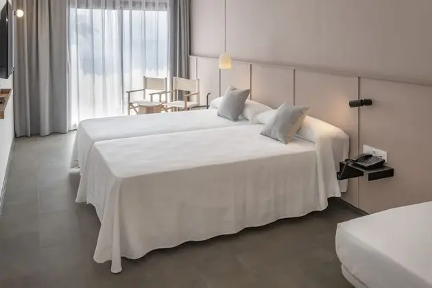 Standard Tek Büyük veya İki Ayrı Yataklı Oda, Deniz Manzaralı