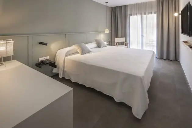 Standard Tek Büyük veya İki Ayrı Yataklı Oda, Şehir Manzaralı