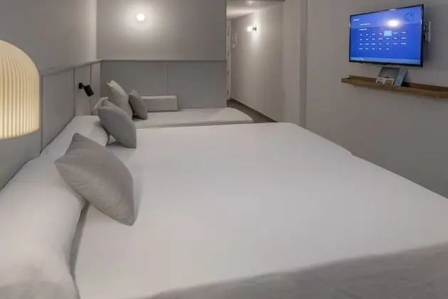 Standard Üç Kişilik Oda, Deniz Manzaralı