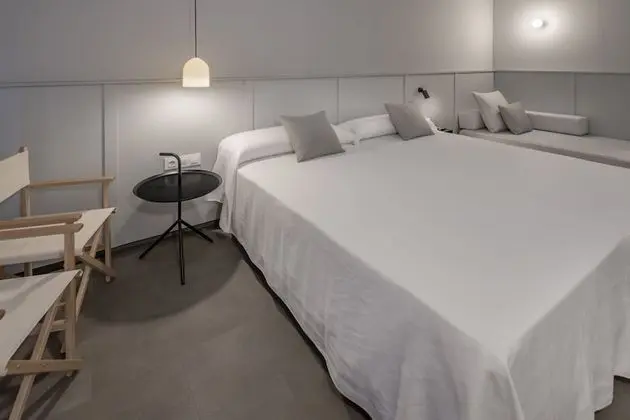 Standard Üç Kişilik Oda, Deniz Manzaralı