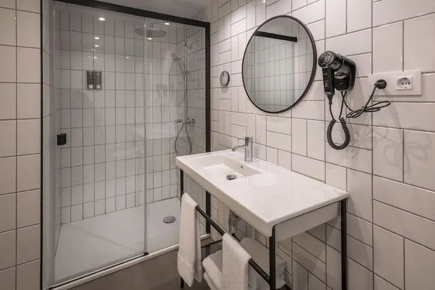 Standard Üç Kişilik Oda, Deniz Manzaralı