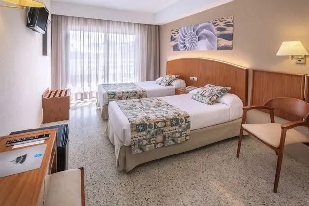 Tek Büyük Yataklı Oda, Balkon ( Extra Bed 2 Adults and 1 Child)