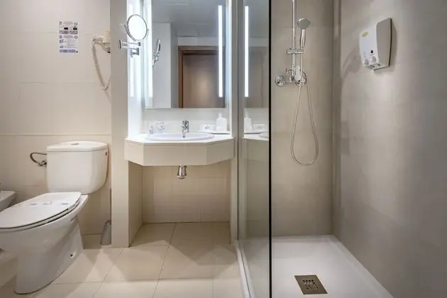 Tek Büyük Yataklı Oda, Balkon (extra bed, for 2 adults + 1 child)