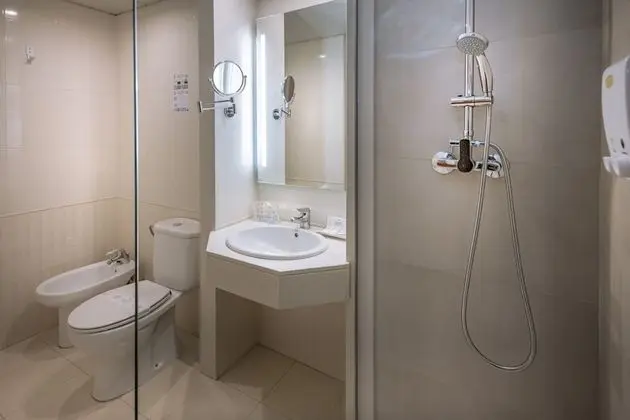 Tek Büyük Yataklı Oda, Balkon (extra bed, for 2 adults + 1 child)