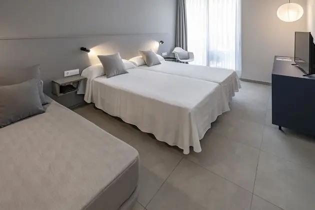 Superior Tek Büyük Yataklı Oda, Balkon (3 adults)