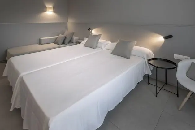 Superior Tek Büyük Yataklı Oda, Balkon (3 adults)