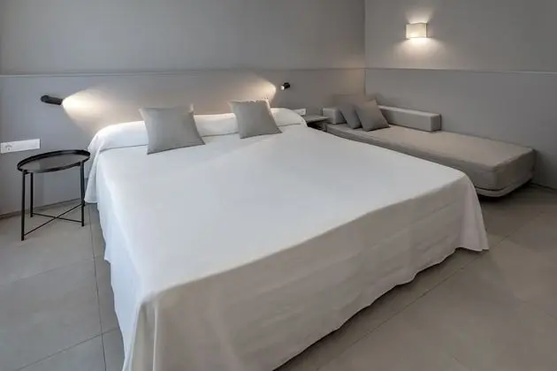 Superior Tek Büyük Yataklı Oda, Balkon (3 adults)