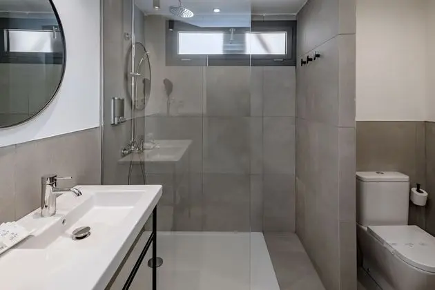 Superior Tek Büyük Yataklı Oda, Balkon (3 adults)