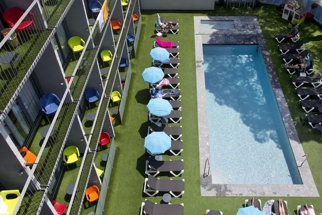 Tek Büyük Yataklı Oda, Havuz Manzaralı (2 adults + 1 child )