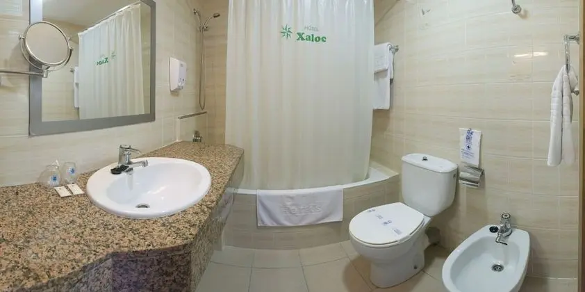 Tek Büyük veya İki Ayrı Yataklı Oda, Balkon, Deniz Manzaralı