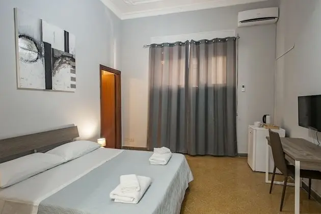 Standard Tek Büyük Yataklı Oda