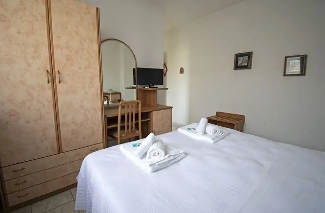 Tek Büyük Yataklı Oda, 1 Büyük (Queen) Boy Yatak