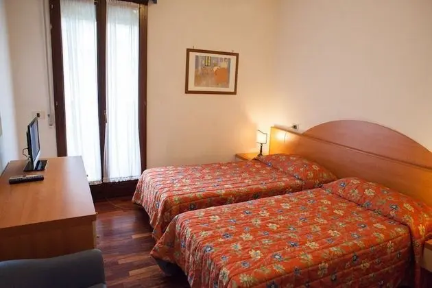 Comfort Tek Büyük Yataklı Oda, 1 Yatak Odası, Havuz Kullanımı, Bahçe Manzaralı